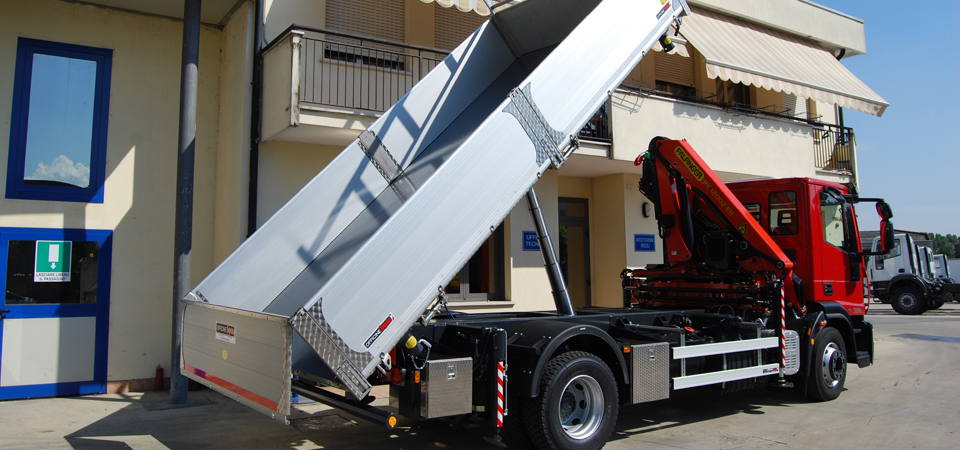 Allestimento cassone ribaltabile trilaterale - Officine BPM