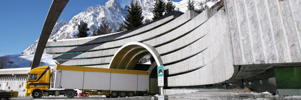 Monte Bianco: acceso vietato ai camion Euro 2