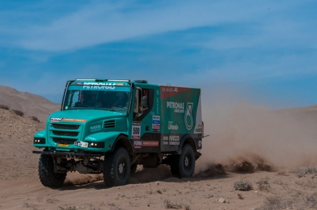 Team Petronas De Rooy Iveco: quarto, nono e tredicesimo posto nella graduatoria finale Trucks Dakar 2013