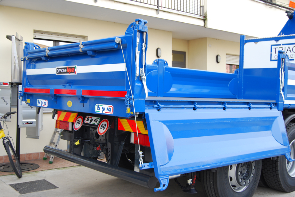 sponde in acciaio alto resistenziale su camion