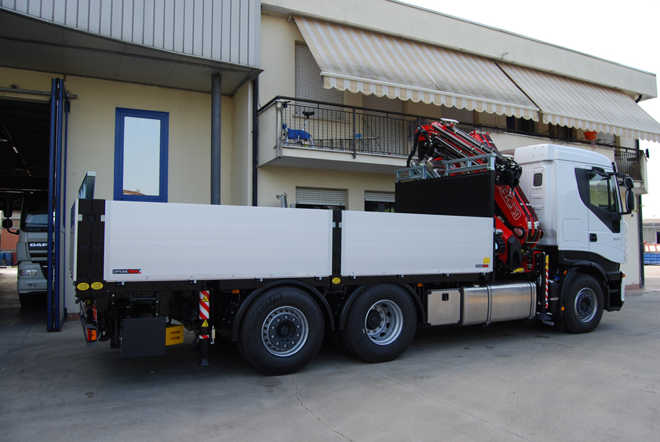 Allestimento IVECO Stralis trento trasporto merci strada