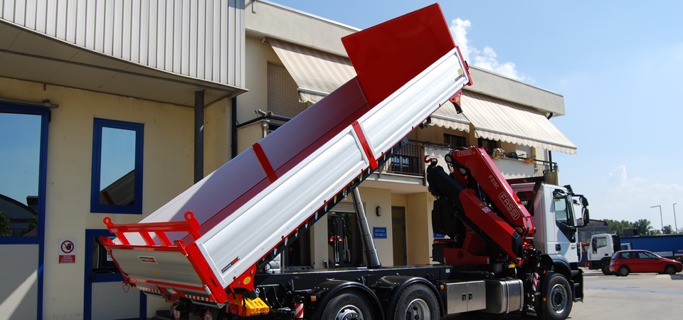 Allestimento per aziende costruttrici di impianti elettrici, idrici e fotovoltaici