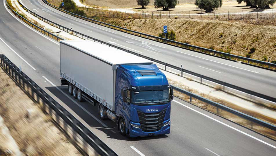 Iveco S-Way si presenta: scopri le caratteristiche e i vantaggi del nuovo camion pesante della gamma