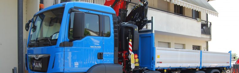 CASSONE RIBALTABILE TRILATERALE con GRU FASSI F315AC.2.26 su MAN TGS 35.500 8X4H-6 BL